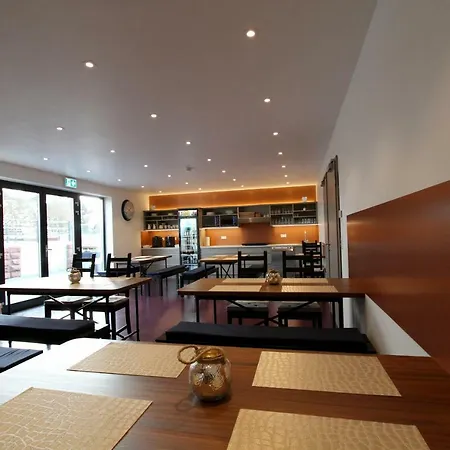 Neumann's Uebernachtung Bed & Breakfast 3*