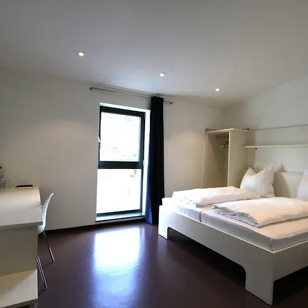 Neumann's Uebernachtung Plankstadt